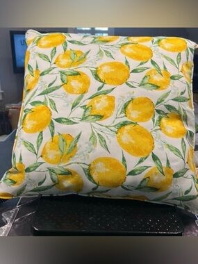 Lemon Pillow